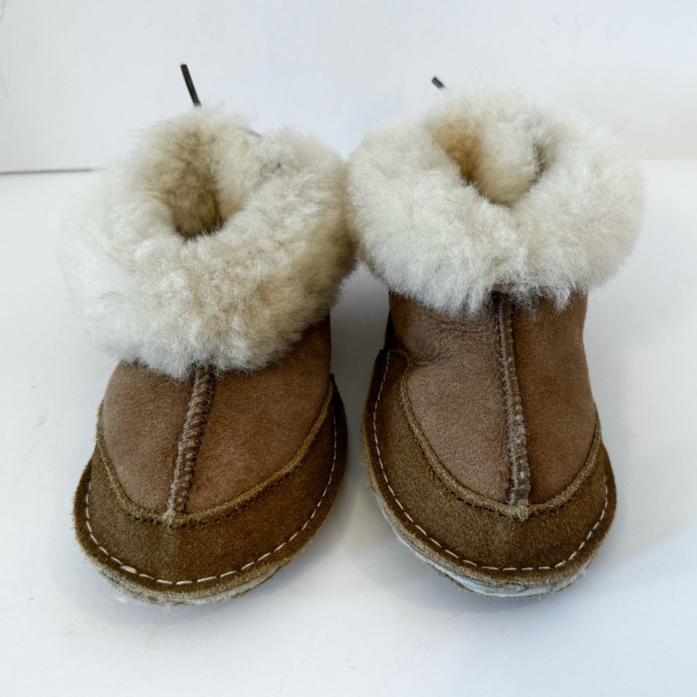 Pawz Infant Fuzzy Lined Leather Slippers